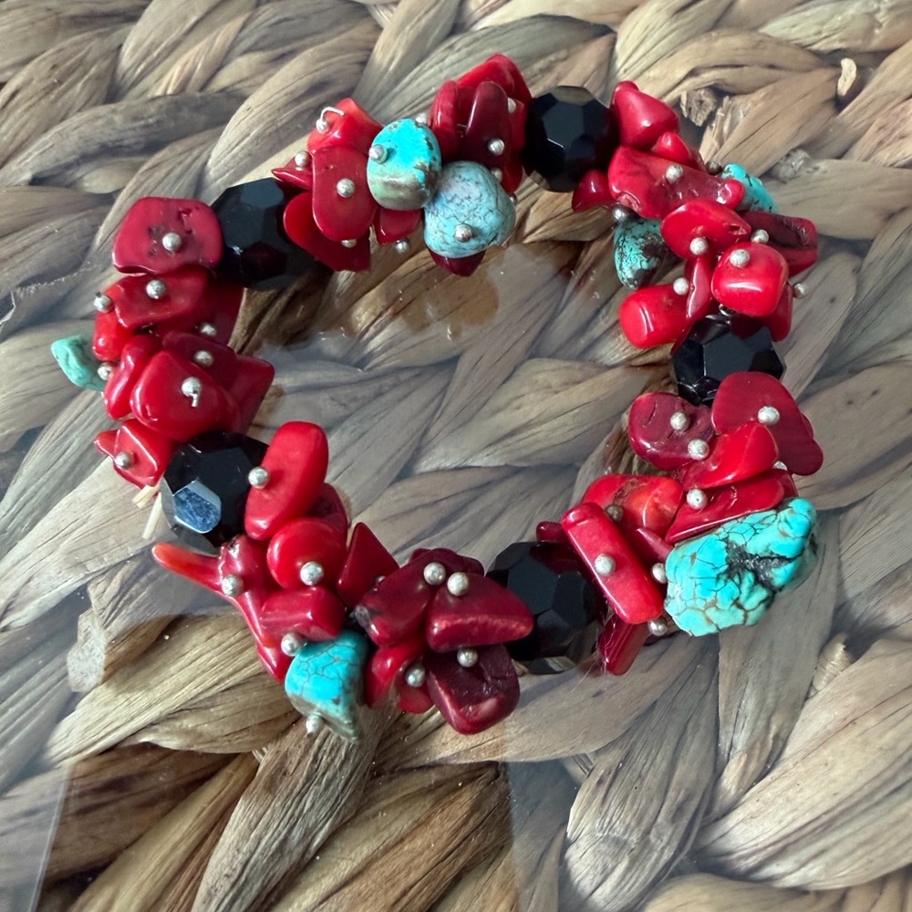 Red Coral & Turquoise Cluster Stretch Bracelet